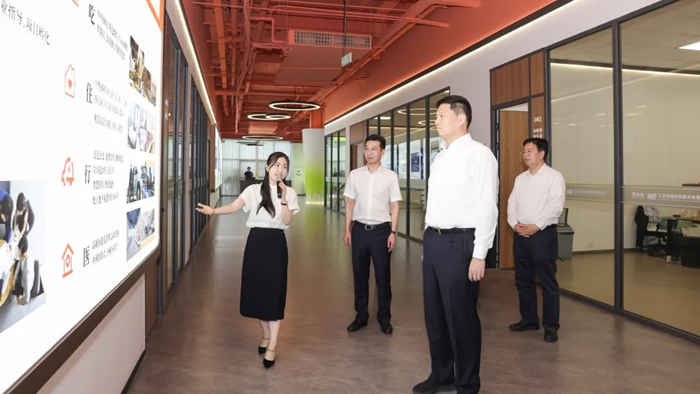 姜冬冬赴泰興調(diào)研學(xué)習(xí)教育和安全生產(chǎn)工作